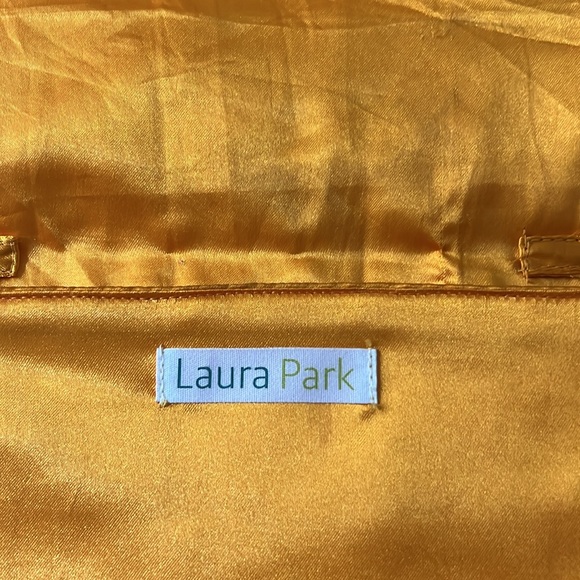 NWT Beaded Clutch - Picture 4 of 11